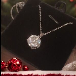 10ct t.w Moissanite Diamond